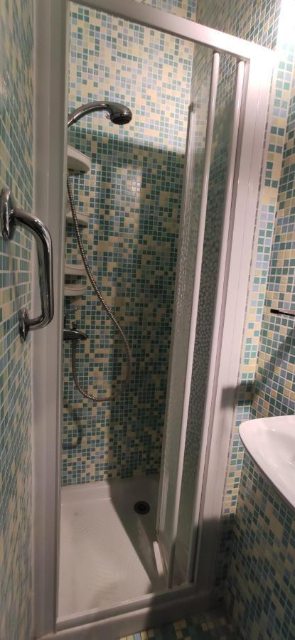 Superbe Appartement 2 Pieces A 2 Pas De La Plage,Dans La Vieille Ville 芒通 外观 照片